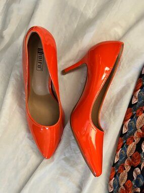womens size 7 1/2 high heel seven shoes orange shiny 7.5 heels